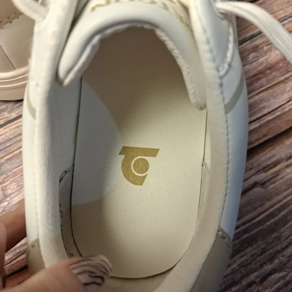 Tretorn Women's 6.5‎ Shoes Sweden cream and gold excellent used condition